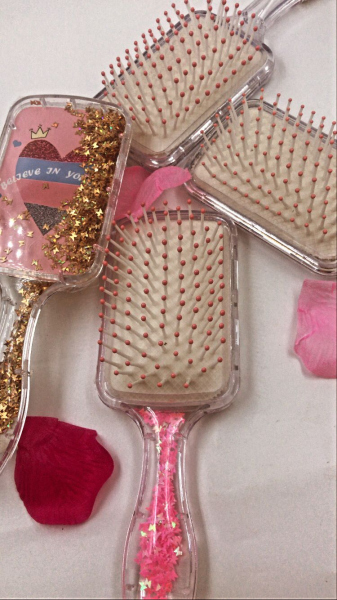 فرشاة شعر بلاستك BRUSH HAIR